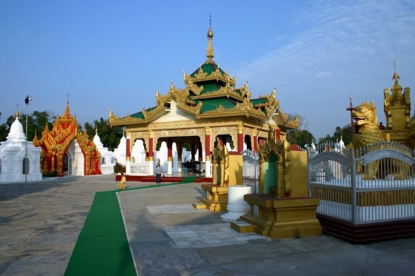 One of many small pavilions around the temple