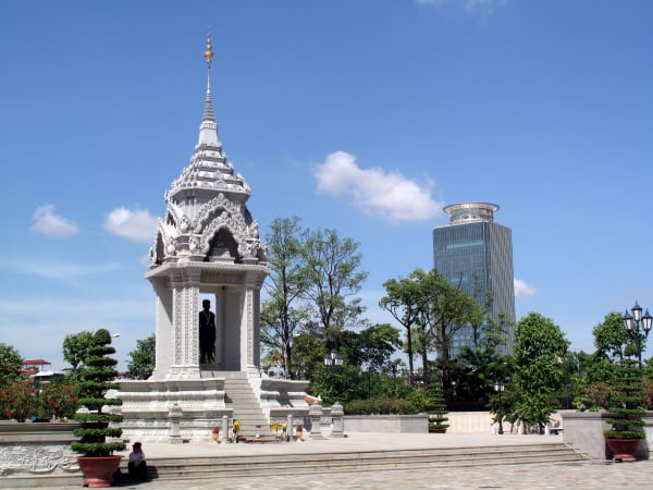 The old and new mix in Phnom Penh